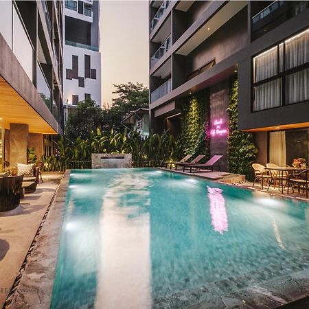 Cascade Hotel Bangkok Exteriör bild